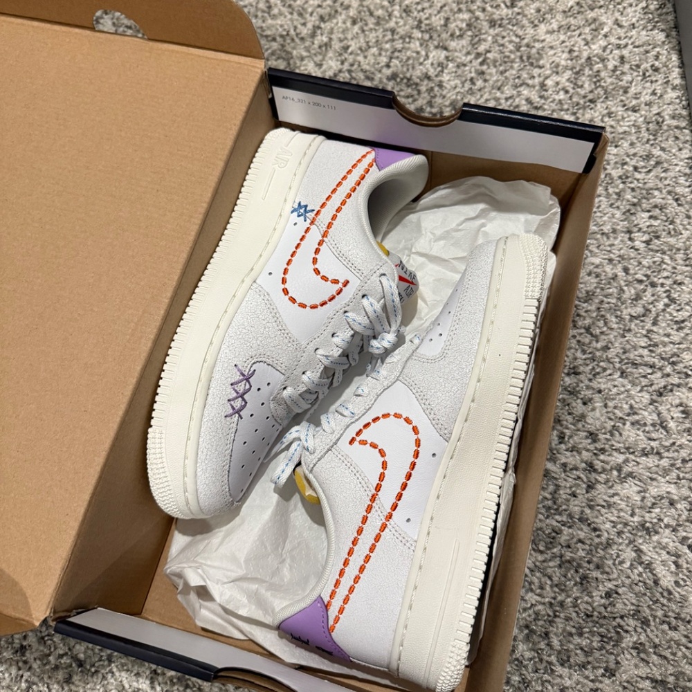 Nike Air Force 1 - Picture 7 of 8